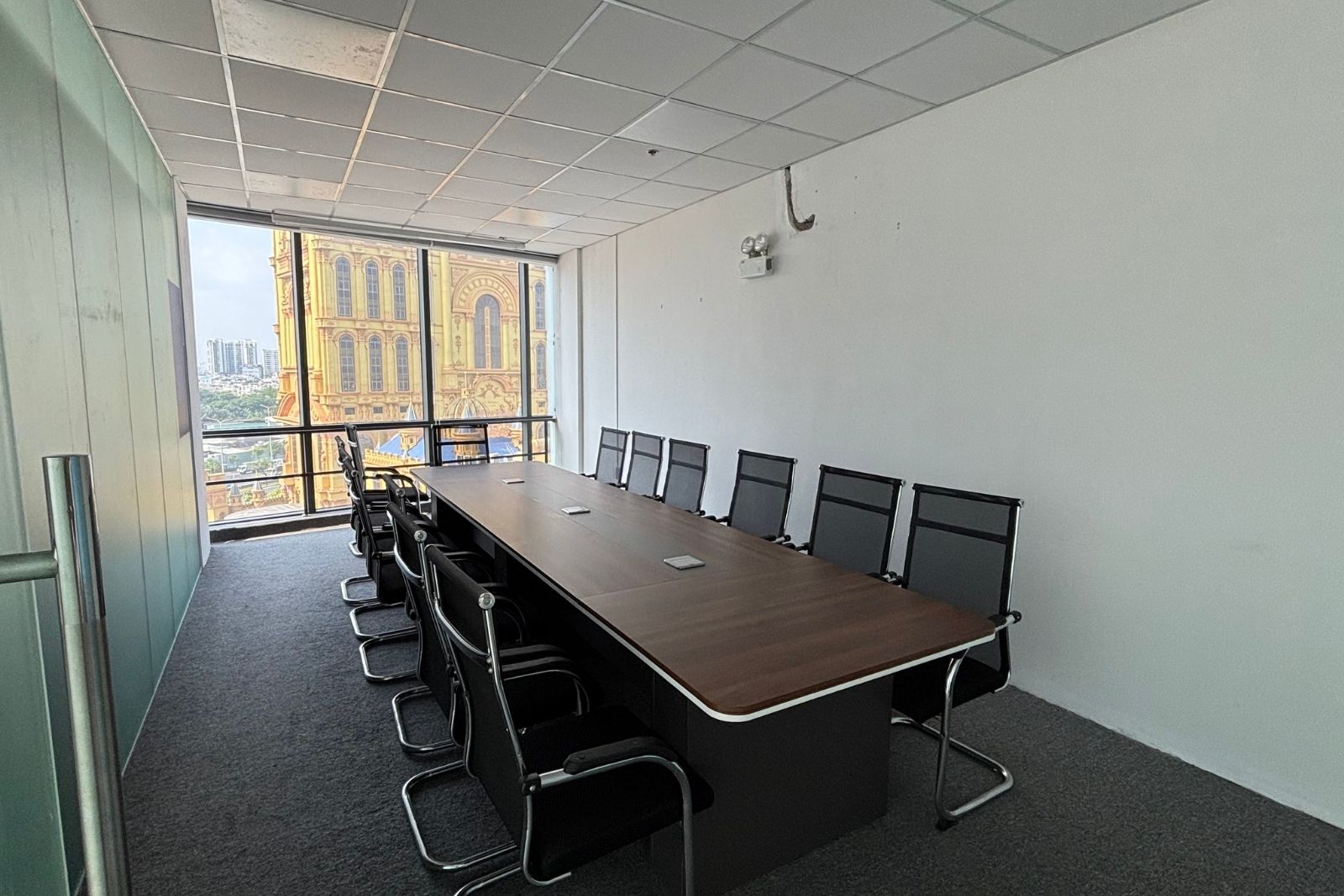 Phòng 93,43m² – Tầng 7